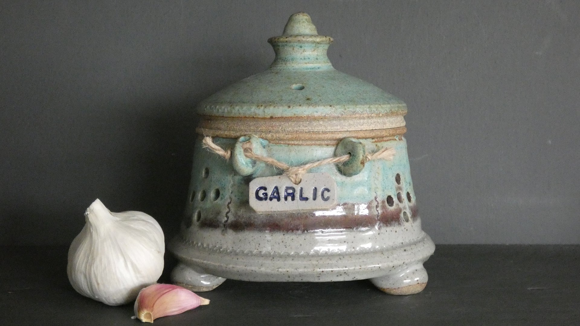 Perry Marsh Garlic Pot Mixed